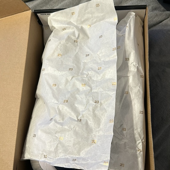 Air Jordan 11 Retro Low - Picture 7 of 7